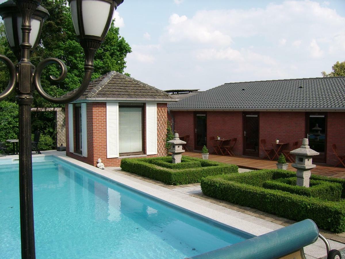 Bed and Breakfast Het Schalks Genot Poppel Esterno foto